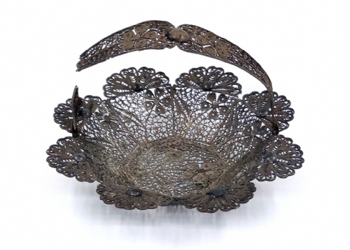 כלי כסף עתיק מהמאה ה-19, עשוי בעבודת פיליגראן (Filigree) עדינה ואיכותית במיוחד