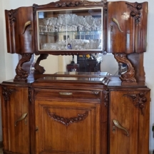 מזנון עתיק איכותי ומרשים לחדר אוכל, עשוי עץ מגולף, 1920-1930 בקירוב