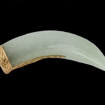 תליון סיני ישן עשוי 'שן' עשויה ג'ייד