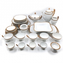 חלקי סט פורצלן גרמני, מתוצרת: 'רוזנטל' (Rosenthal), בעל עיטור שחור וזהב, חתום.