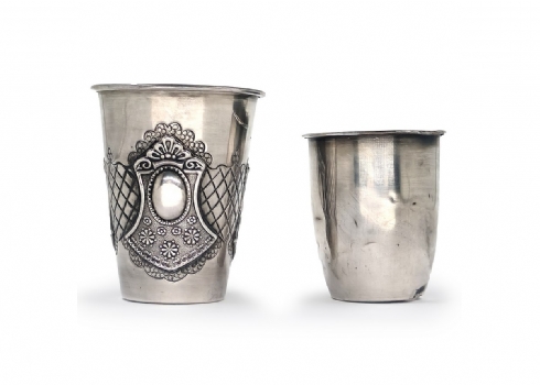 שתי כוסות קידוש עשויות כסף, הגדולה חתומה 925 והיותר קטנה חתומה 835