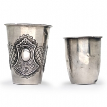 שתי כוסות קידוש עשויות כסף, הגדולה חתומה 925 והיותר קטנה חתומה 835