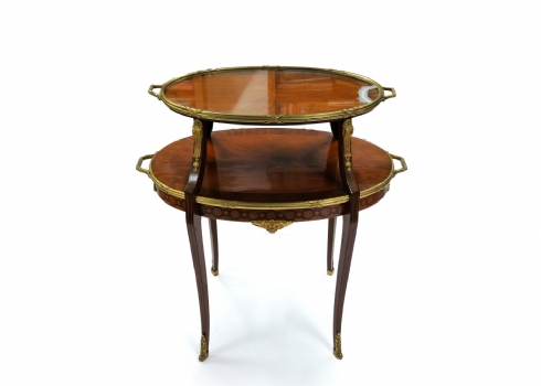 שולחן אטאג'ר (Two tier etagere) עתיק ומרשים עשוי עץ,זכוכית והתקני ברונזה מוזהבים