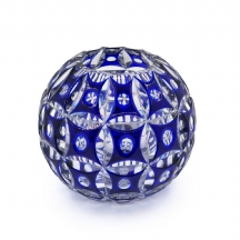 כלי קריסטל צ'כי, עשוי קריסטל מרובד בכחול על שקוף