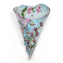 כיס קיר צרפתי עתיק ויפה במיוחד מהמאה ה-19, עשוי פאיינס (Faience)