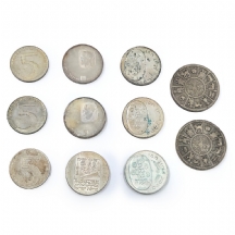 לוט של 11 מטבעות כסף של החברה הממשלתית למדליות ולמטבעות, משקל כולל 310 גרם סה"כ.