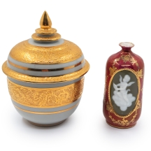 שני כלי פורצלן: אגרטל פורצלן גרמני, מסוף המאה ה-19 וכלי סוכר