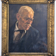 חרלמבוס דומאס Doumas Charalambo(יווני, 1910-1991)- פורטרט גבר יווני בעניבה חומה