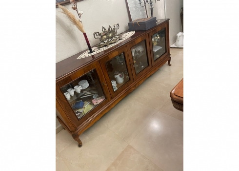 מזנון עשוי עץ