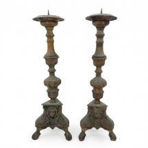 זוג פמוטי כנסיה עתיקים מסוף המאה ה-19 בסגנון הניאו רנסנס, עשויים ברונזה