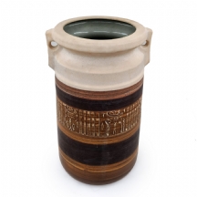 כד קרמיקה ישראלי גדול מימדים מתוצרת 'ברור חיל', מעוטר וחתום