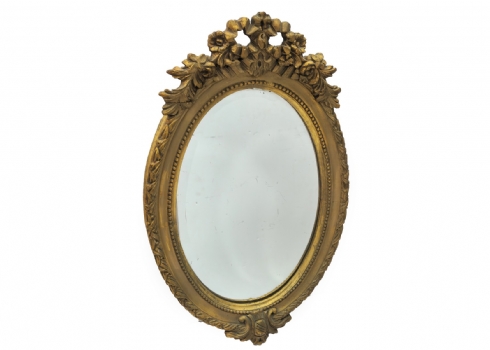 מראה עתיקה עשויה עץ מגולף ביד