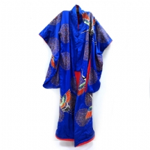 קימונו יפני גדול ומרשים עשוי משי רקום