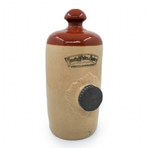 בקבוק קרמיקה למים חמים, מתוצרת: Timothy Whites & Taylors, פקק עשוי פיוטר