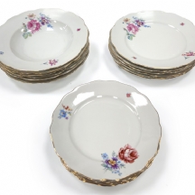 חלקי סט אוכל צ'כי עשוי פורצלן מעוטר וחתום