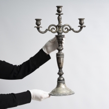 פמוט כסף אוסטרי (וינאי) גדול ועתיק מסוף המאה ה-19 לשלושה נרות, חתום