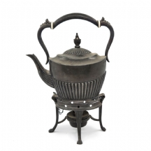 מיחם פיוטר אנגלי עתיק מהמאה ה-19 (ויקטוריאני), חתום