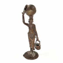 פסל 'עבודת בנין' אפריקאי, עשוי יציקת פליז