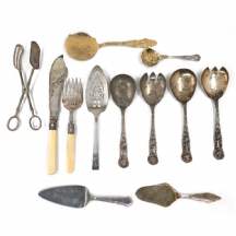 12 כלי הגשה שונים, מעוטרים ועתיקים