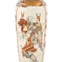 כד סטסומה (Satsuma) יפני עתיק, מתקופת 'מייג'י' (Meiji Period), מעוטר באמייל וזהב