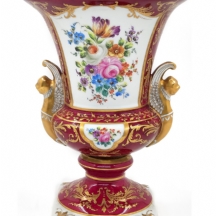 כלי פורצלן צרפתי (לימוג' Limoges) לסידור פרחים, בצורת קמפנה (Campana shaped)