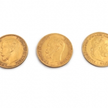 שלושה מטבעות זהב עתיקים