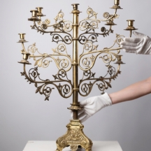 קנדלברה עתיקה מסוף המאה ה-19, גדולה ומרשימה