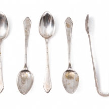 9 כלי כסף שונים, כולם חתומים