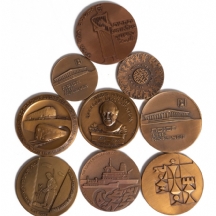 9 מדליות נחושת של החברה הממשלתית למדליות ולמטבעות