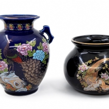 2 כדי פורצלן יפנים, מעוטרים, הכד הכחול חתום