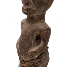 פסל אפריקאי של שבט הבאולה (Baule ) מחוף השנ הב, עשוי עץ מגולף בעבודת יד