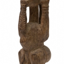 פסל אפריקאי של אנשי הדוגון (Dogon) ממאלי עשוי עץ מגולף ביד