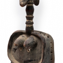 פסל אושיאני מפפואה ניו גינאה באוקיאניה מסוג מסכת ראש נשית (Female Headdress)