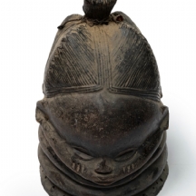 מסכת קסדה (Helmet Mask / ndoli jowei) אפריקאית לאישה