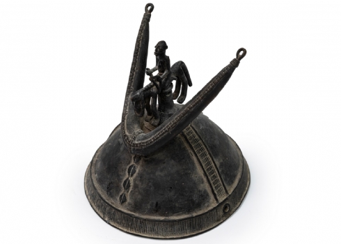 קסדה אפריקאית של אנשי הדוגון (Dogon) ממאלי, עשויה ברונזה