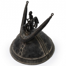 קסדה אפריקאית של אנשי הדוגון (Dogon) ממאלי, עשויה ברונזה