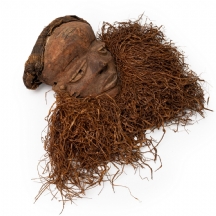 מסיכה אפריקאית מסוג Fumu Jia Kifutshi Mask אפריקאית עשויה עץ אריג וקש