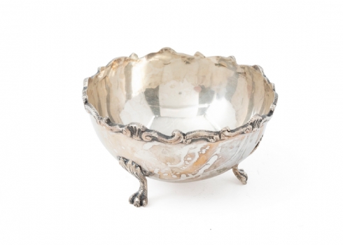 קערת כסף מעוטרת בסגנון רוקוקו, עשויה כסף 800, חתומה