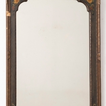 מראה עתיקה, בת יותר מ-100 שנה