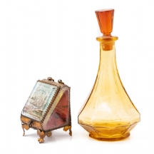 בקבוק זכוכית (רטרו) לליקר ופקק תואם ותיבת תכשיטים צרפתית