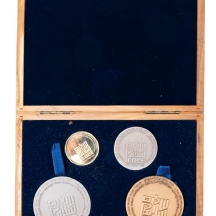 סט מדליות זהב (900) כסף (935) וארד (טומבק) "חוזה השלום ישראל - מצרים"