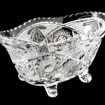 כלי קריסטל שקוף מעוצב בצורת סירה על ארבע רגליות, ליטוש בעבודת יד