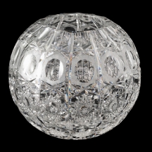 כד קריסטל כדורי שקוף מעוטר בעבודת ליטוש ידנית