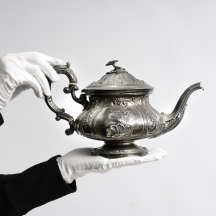 קומקום כסף צרפתי עתיק לתה, מתוצרת הצורף מוריס מאייר, עשוי כסף '950'