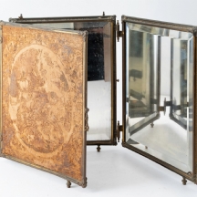 מראת שולחן מתקפלת בתלת-חלקים (טריפטיכון) עם גובלן עתיק