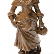 פסל שפלטר צרפתי עתיק בדמותה של מנון (Manon), מהרבע האחרון של המאה ה-19