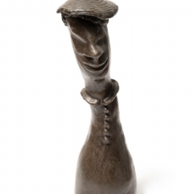 יפה אורן, פסל ברונזה בדמותה של איזדרכת פומרנץ, פטינה חומה, חתום