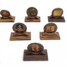 לוט של 6 מדליות ארד, מעוטרות בהדפסי יצירות של אמנים שונים