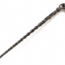 מקל הליכה אפריקאי עתיק ואיכותי עשוי עץ אבוני משובץ פיסות של אם הפנינה (חוסרים)