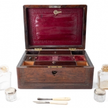 סט טיפוח אנגלי עתיק (Vanity Box), תקופה ויקטוריאנית, המאה ה-19